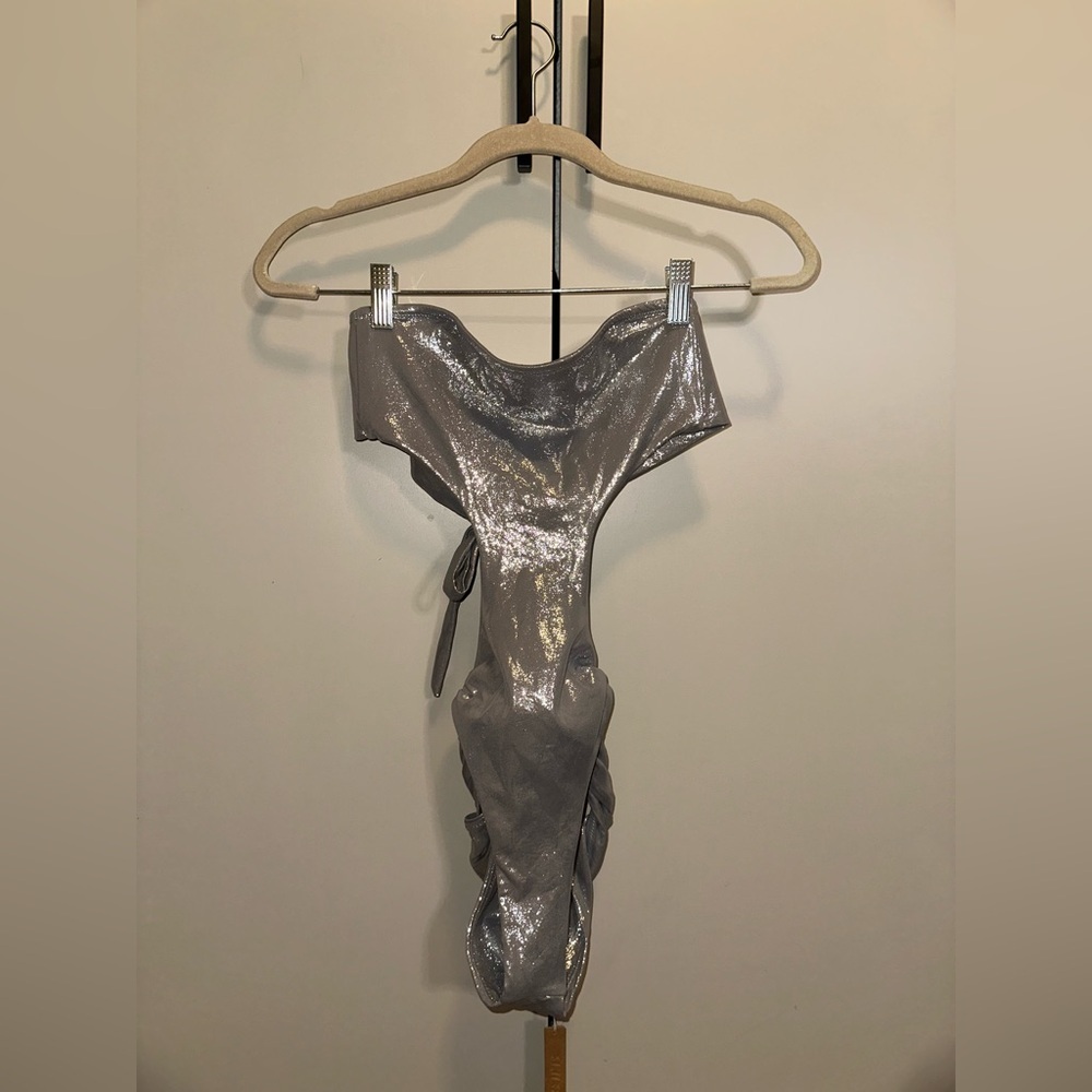 NWT Skims Liquid Shine Strapless Cutout Monokini Size XS - Picture 2 of 9